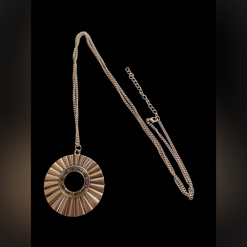 SILVER WOMENS NECKLACE WITH PENDANT